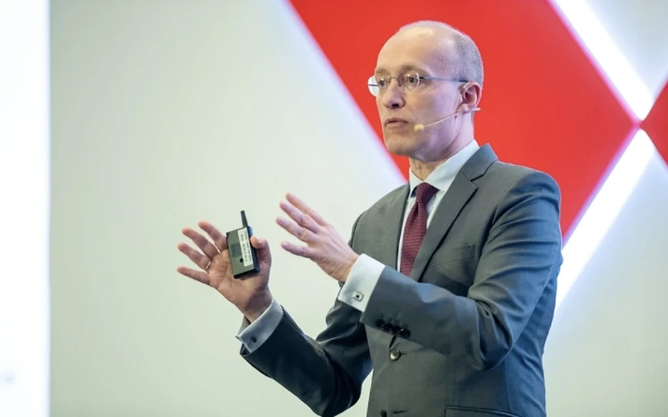 CEO một ngân hàng được trả lương đến 2,3 tỷ đồng/tháng, gấp 10 lần Big 4 CEO một ngân hàng được trả lương đến 2,3 tỷ đồng/tháng, gấp 10 lần Big 4