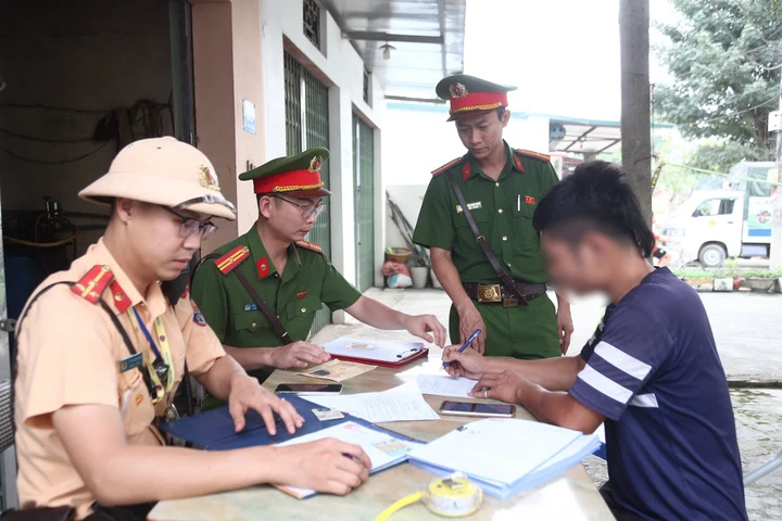 Chậm nộp tiền phạt vi phạm giao thông bị tính thêm bao nhiêu mỗi ngày? Chậm nộp tiền phạt vi phạm giao thông bị tính thêm bao nhiêu mỗi ngày?