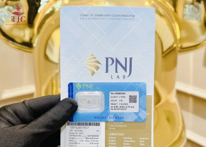 Choáng: Sếp PNJ-Lab từng khoe kiểm định 10.000 sản phẩm mỗi tháng, những viên kim cương triệu USD được chứng nhận bằng một tờ giấy Choáng: Sếp PNJ-Lab từng khoe kiểm định 10.000 sản phẩm mỗi tháng, những viên kim cương triệu USD được chứng nhận bằng một tờ giấy