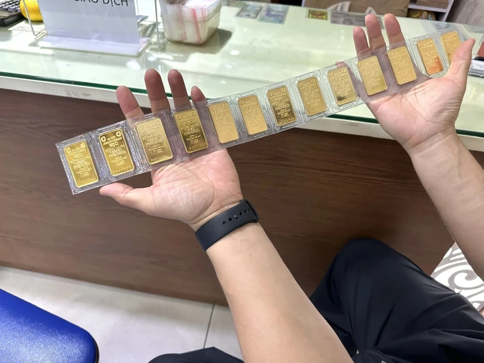 Chốt lời vàng, dòng tiền đổ vào USD Chốt lời vàng, dòng tiền đổ vào USD