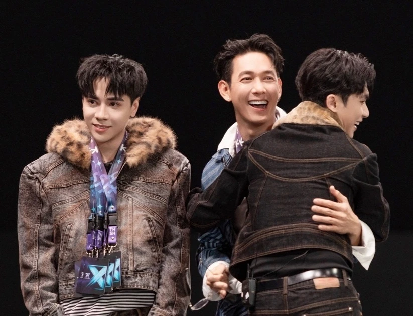 Chủ show 'Say Hi' và 'Anh trai vượt ngàn chông gai': Ai kiếm tiền giỏi hơn Chủ show 'Say Hi' và 'Anh trai vượt ngàn chông gai': Ai kiếm tiền giỏi hơn