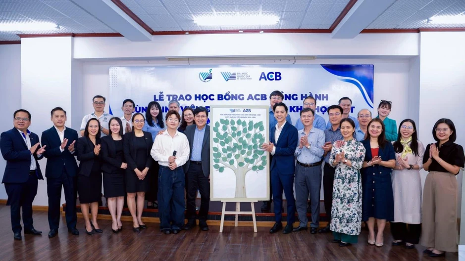 Chủ tịch ACB Trần Hùng Huy kỳ vọng sinh viên tiêu biểu sẽ trở thành lãnh đạo doanh nghiệp hàng đầu Chủ tịch ACB Trần Hùng Huy kỳ vọng sinh viên tiêu biểu sẽ trở thành lãnh đạo doanh nghiệp hàng đầu