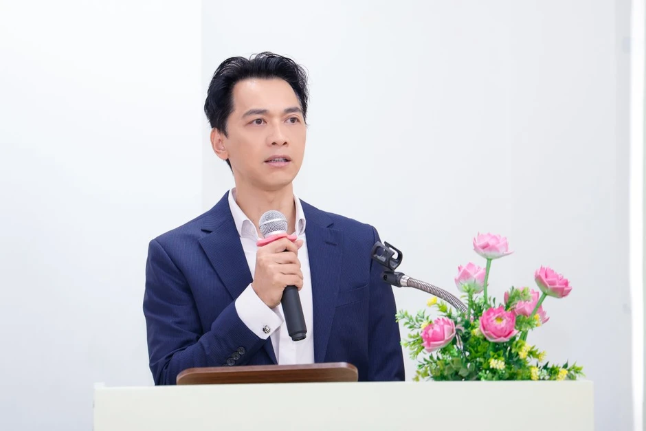 Chủ tịch ACB Trần Hùng Huy kỳ vọng sinh viên tiêu biểu sẽ trở thành lãnh đạo doanh nghiệp hàng đầu Chủ tịch ACB Trần Hùng Huy kỳ vọng sinh viên tiêu biểu sẽ trở thành lãnh đạo doanh nghiệp hàng đầu