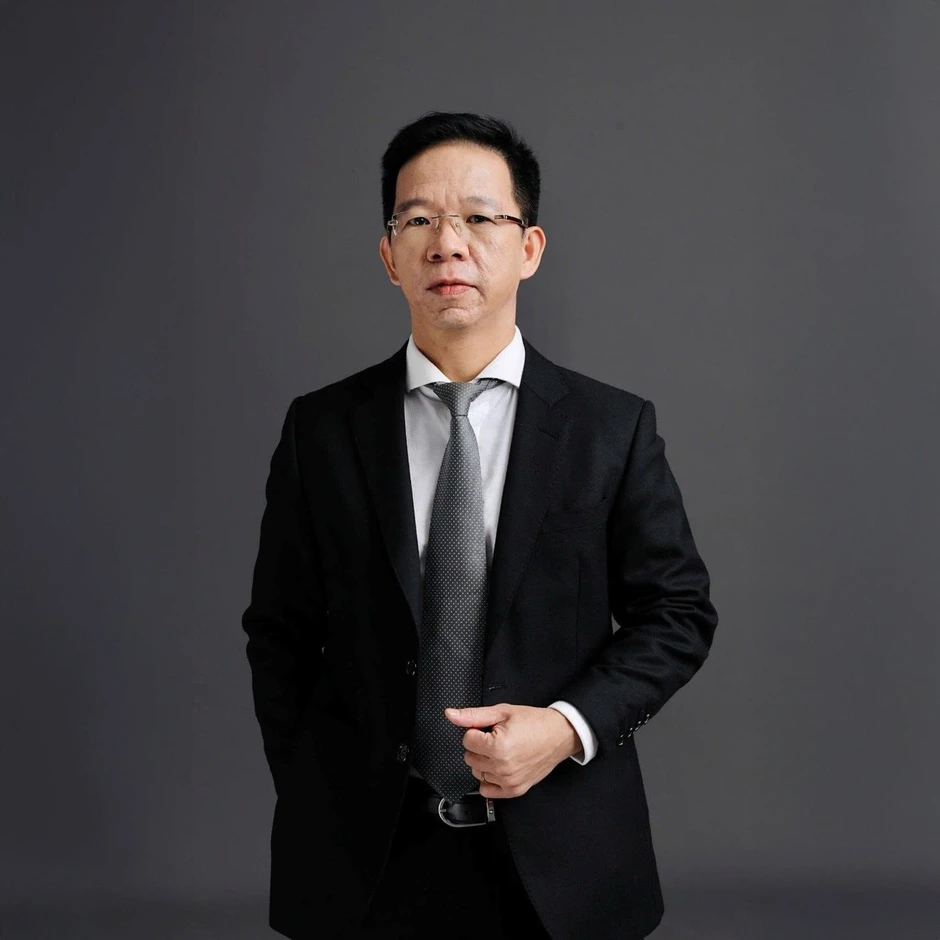 Chủ tịch công ty bán cổ phiếu thu trăm tỷ Chủ tịch công ty bán cổ phiếu thu trăm tỷ