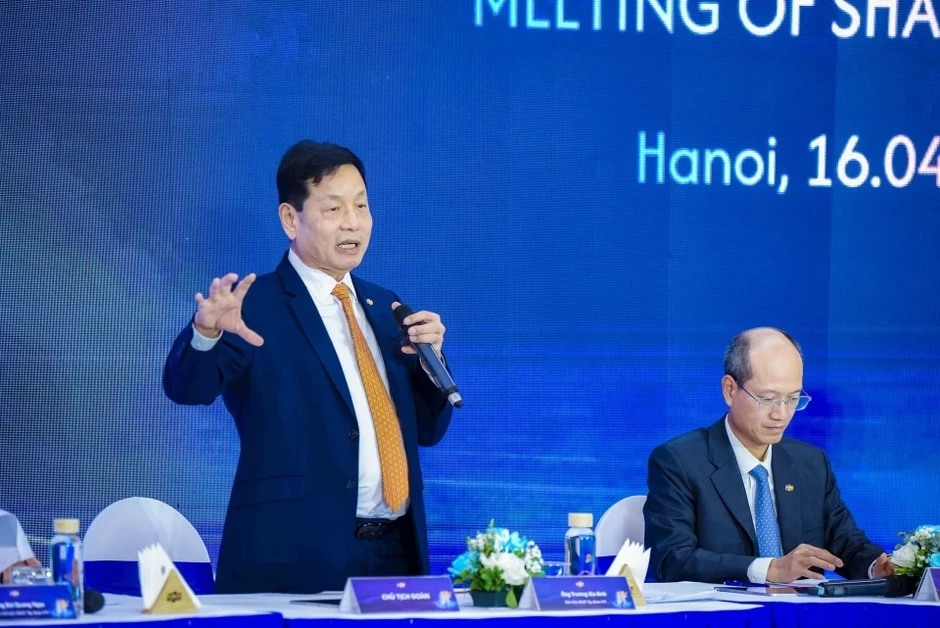 Chủ tịch FPT tiết lộ các thành viên trong 'liên minh đường sắt' Chủ tịch FPT tiết lộ các thành viên trong 'liên minh đường sắt'