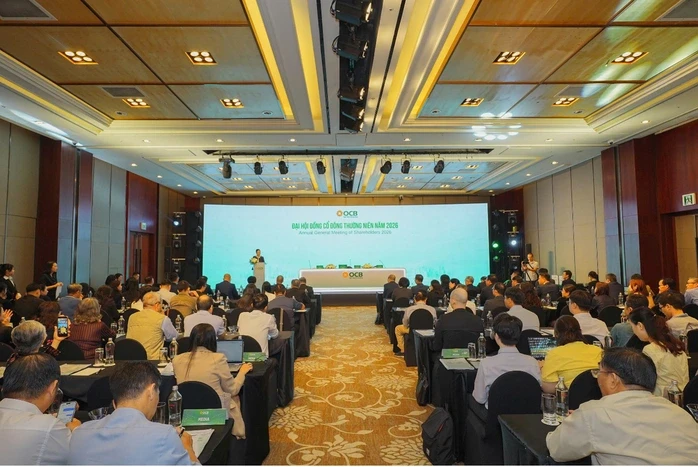 Chủ tịch ngân hàng OCB lần đầu lên tiếng về giá cổ phiếu "ở mức rất thấp" Chủ tịch ngân hàng OCB lần đầu lên tiếng về giá cổ phiếu "ở mức rất thấp"