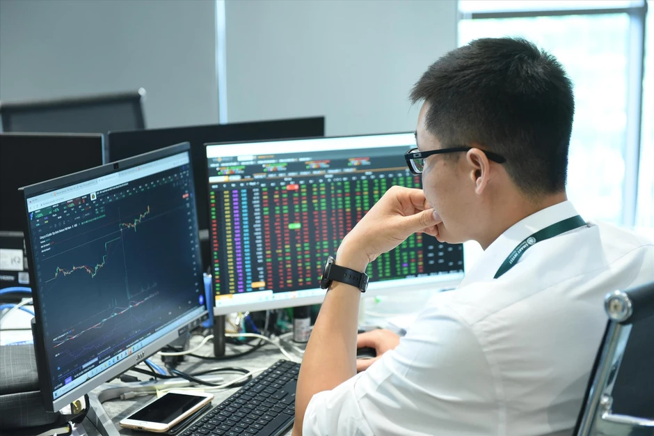 Chứng khoán đứt chuỗi tăng 8 tuần, dòng tiền bắt đáy có quay lại? Chứng khoán đứt chuỗi tăng 8 tuần, dòng tiền bắt đáy có quay lại?