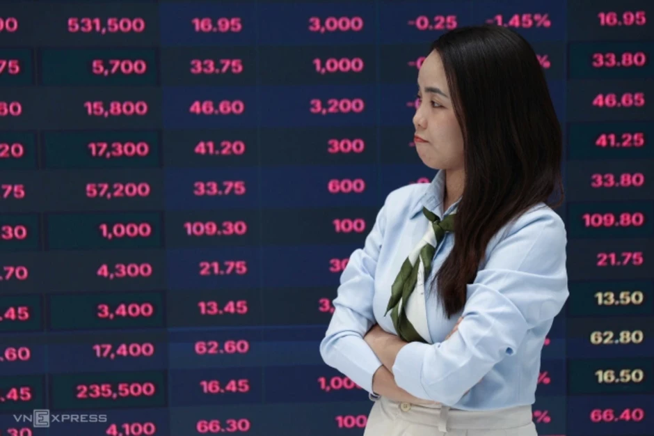 Chứng khoán giảm điểm phiên cuối tuần