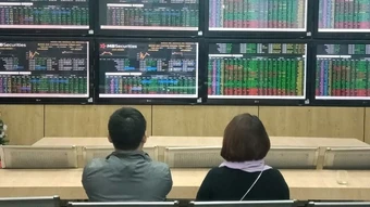 Chứng khoán ngày 16/3: Cổ phiếu bất động sản tỏa sáng, VN-Index thu hẹp đà giảm