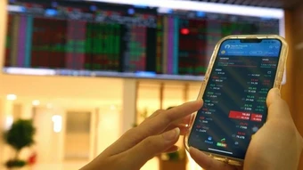 Chứng khoán ngày 5/8: Khối ngoại mua ròng gần 500 tỷ đồng, VN-Index vẫn khép phiên trong sắc đỏ