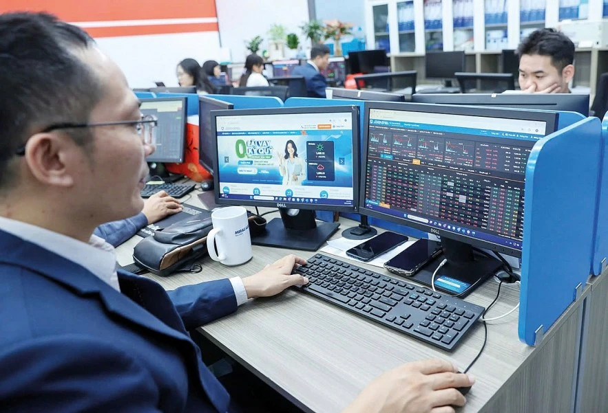 Chứng khoán Việt có điểm tựa từ nền tảng vĩ mô và triển vọng nâng hạng Chứng khoán Việt có điểm tựa từ nền tảng vĩ mô và triển vọng nâng hạng