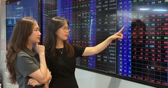 Chứng khoán Việt Nam thận trọng trước thông tin quan trọng