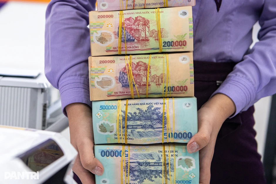Chuyển động lãi suất: Gửi tiền 6 tháng nhận lãi lên tới 8%/năm Chuyển động lãi suất: Gửi tiền 6 tháng nhận lãi lên tới 8%/năm