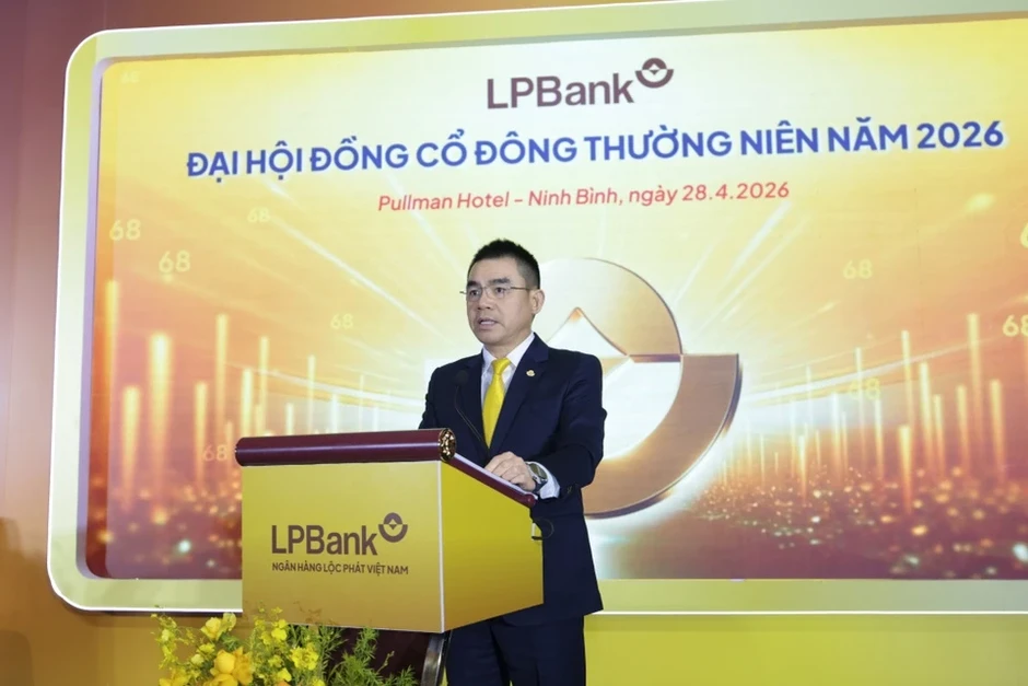 Cổ đông LPBank chất vấn về kế hoạch lợi nhuận gần 15.000 tỷ Cổ đông LPBank chất vấn về kế hoạch lợi nhuận gần 15.000 tỷ