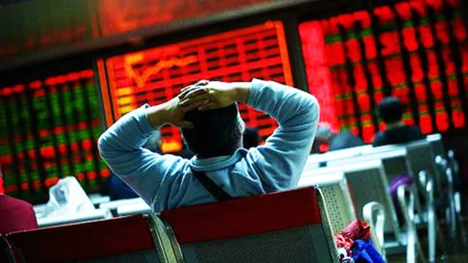 Cổ phiếu bị bán tháo đẩy VN-Index lao dốc xuống dưới 1.600 điểm Cổ phiếu bị bán tháo đẩy VN-Index lao dốc xuống dưới 1.600 điểm