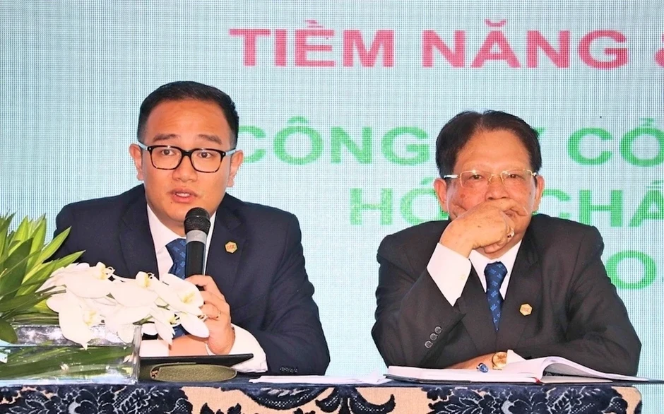 Cổ phiếu Hóa chất Đức Giang bất ngờ được 'cứu' Cổ phiếu Hóa chất Đức Giang bất ngờ được 'cứu'