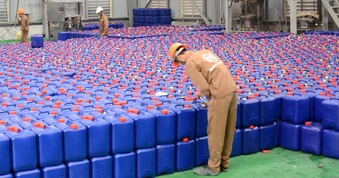 Cổ phiếu hóa chất Đức Giang bị bán tháo sau khi Chủ tịch bị bắt