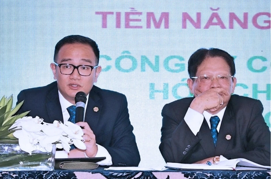 Cổ phiếu Hóa chất Đức Giang thoát cảnh "nằm sàn" Cổ phiếu Hóa chất Đức Giang thoát cảnh "nằm sàn"