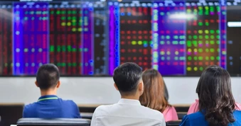 Cổ phiếu ngân hàng ồ ạt lên sàn, có hấp dẫn với nhà đầu tư “mua để dành”?