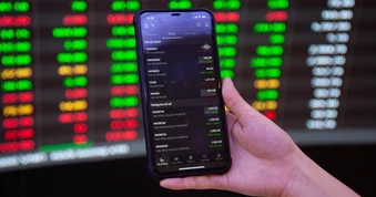 Cổ phiếu ngân hàng phân hóa, VN-Index giảm điểm