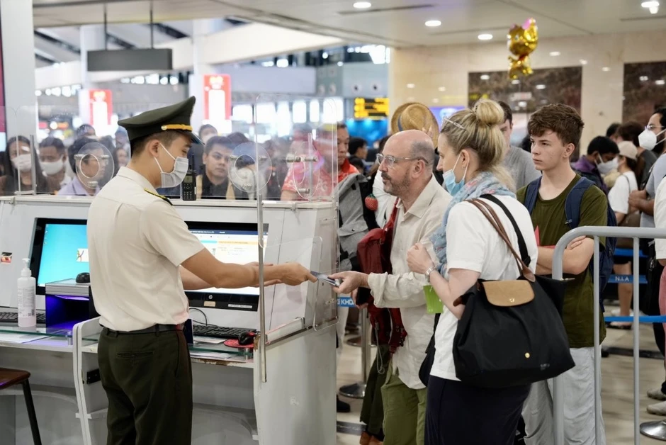 Cơ quan Thuế thông báo: Tất cả cá nhân có tên trong danh sách sau bị tạm hoãn xuất cảnh từ ngày hôm nay