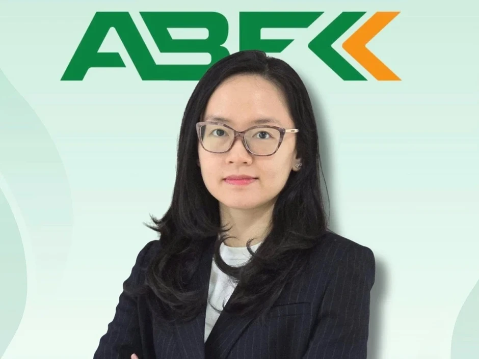 Con gái 9X của ông Vũ Văn Tiền lộ diện tại Chứng khoán An Bình Con gái 9X của ông Vũ Văn Tiền lộ diện tại Chứng khoán An Bình