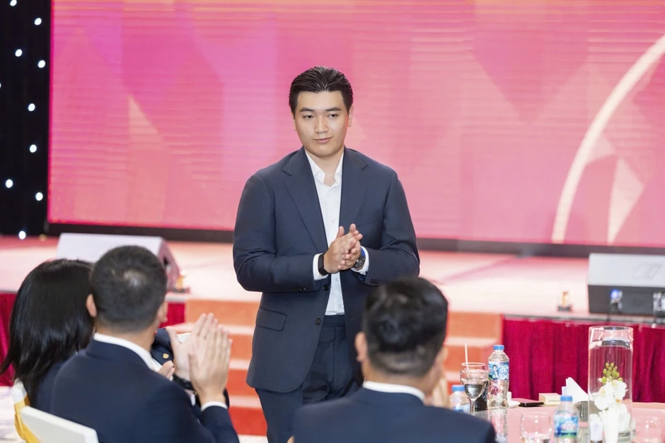 Con trai ông Nguyễn Đức Thụy làm Phó chủ tịch sàn tiền số SCEX Con trai ông Nguyễn Đức Thụy làm Phó chủ tịch sàn tiền số SCEX
