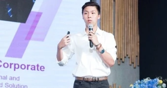 Con trai tỷ phú Nguyễn Thị Phương Thảo lộ diện tại Trung tâm Tài chính