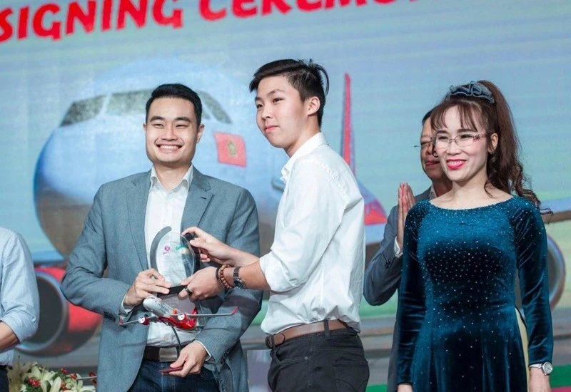 Con trai tỷ phú Nguyễn Thị Phương Thảo muốn mua 2 triệu cổ phiếu Vietjet Con trai tỷ phú Nguyễn Thị Phương Thảo muốn mua 2 triệu cổ phiếu Vietjet