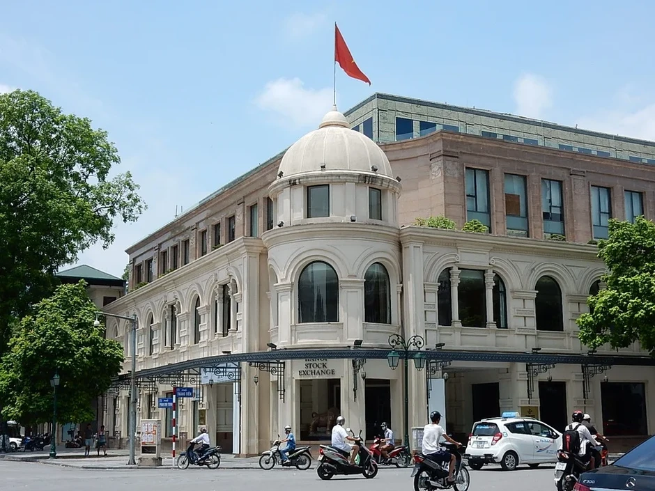 Công ty mẹ HoSE và HNX lãi đậm