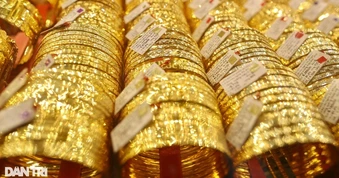 Cược Fed giảm lãi suất, giá vàng bật tăng lên sát 5.200 USD