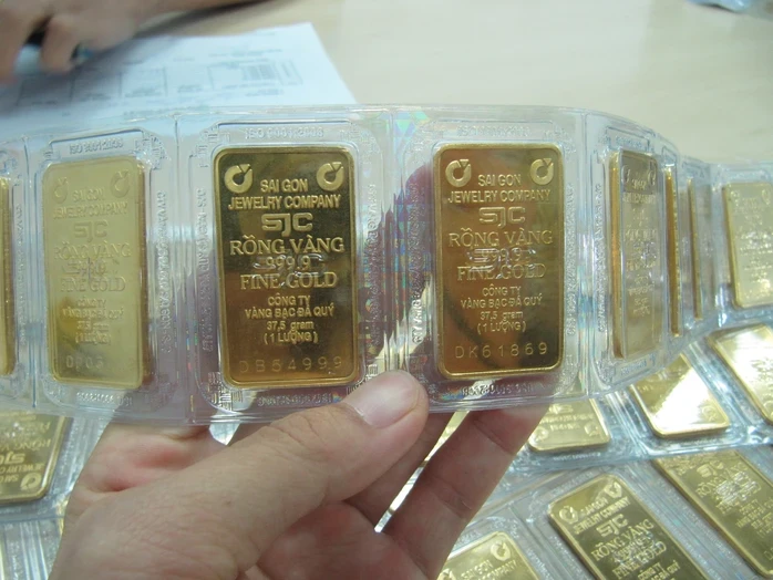 Cuối ngày 16-4, giá vàng miếng giảm nhanh, người mua lỗ hơn 7 triệu đồng sau 2 ngày Cuối ngày 16-4, giá vàng miếng giảm nhanh, người mua lỗ hơn 7 triệu đồng sau 2 ngày