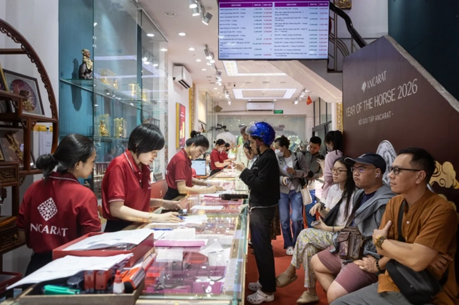 Cuối ngày 25-2, giá vàng miếng neo cao, nhiều công ty ra thông báo quan trọng