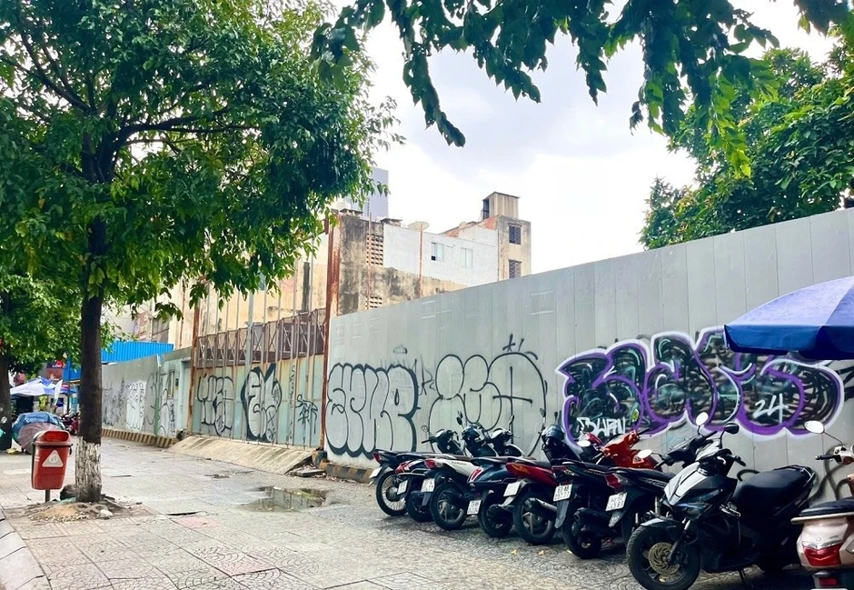 'Đại bàng' ngoại ồ ạt làm tổ, vì sao nhà đầu tư Việt bỏ trống sân nhà? 'Đại bàng' ngoại ồ ạt làm tổ, vì sao nhà đầu tư Việt bỏ trống sân nhà?