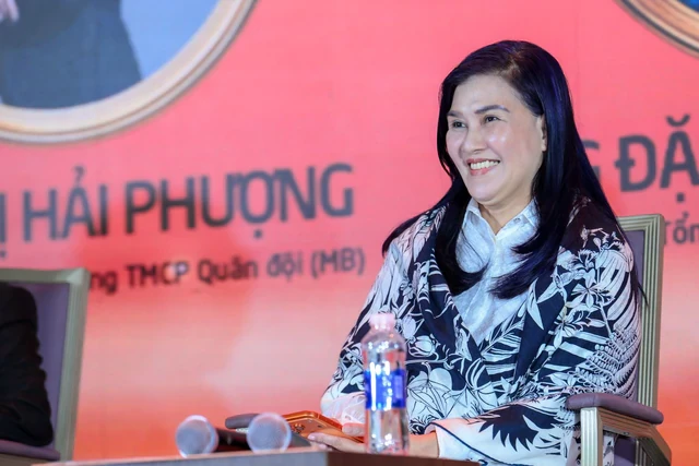 Đại gia Đặng Thành Tâm: "Việt Nam không thể chỉ mãi là một công xưởng sản xuất" Đại gia Đặng Thành Tâm: "Việt Nam không thể chỉ mãi là một công xưởng sản xuất"
