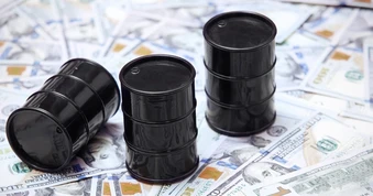 Dầu châu Á gánh phí kỷ lục, OPEC+ sẵn sàng "mở van" chờ thời