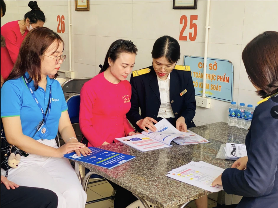 Đề xuất giảm 30% thuế cho hộ kinh doanh, doanh nghiệp thu dưới 10 tỷ đồng Đề xuất giảm 30% thuế cho hộ kinh doanh, doanh nghiệp thu dưới 10 tỷ đồng
