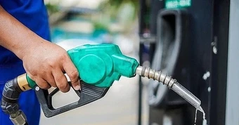 Đề xuất giảm 50% thuế bảo vệ môi trường với xăng, dầu