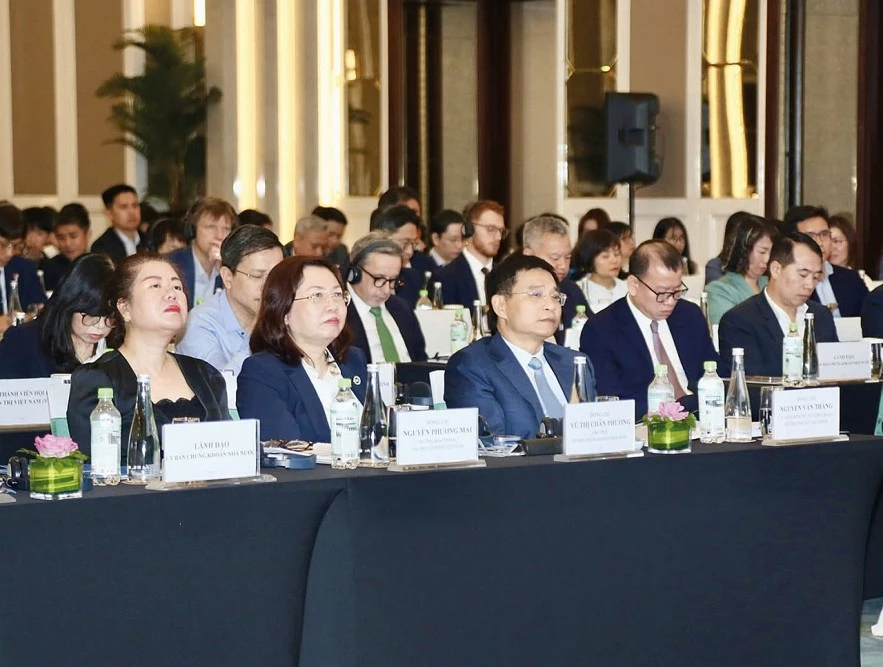 Đổi mới tư duy, cải cách mạnh mẽ để nâng tầm thị trường chứng khoán Đổi mới tư duy, cải cách mạnh mẽ để nâng tầm thị trường chứng khoán