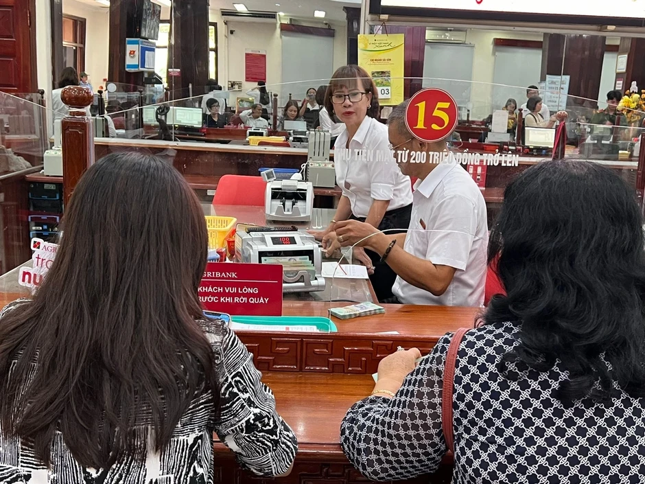 Dòng tiền đang 'chảy' mạnh vào ngân hàng Dòng tiền đang 'chảy' mạnh vào ngân hàng