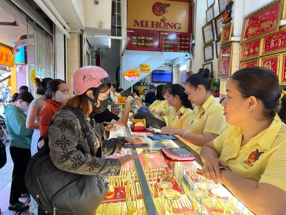 Dòng tiền đang 'chảy' mạnh vào ngân hàng Dòng tiền đang 'chảy' mạnh vào ngân hàng
