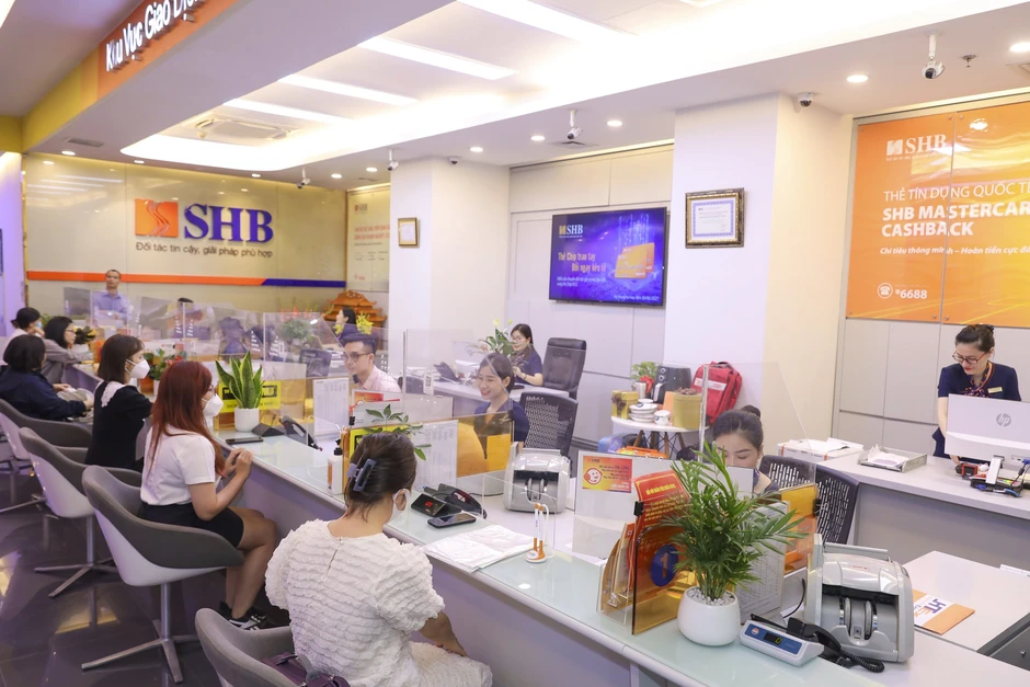 Dragon Capital, KIM, Hanwha Life và loạt quỹ lớn rót vốn vào SHB Dragon Capital, KIM, Hanwha Life và loạt quỹ lớn rót vốn vào SHB