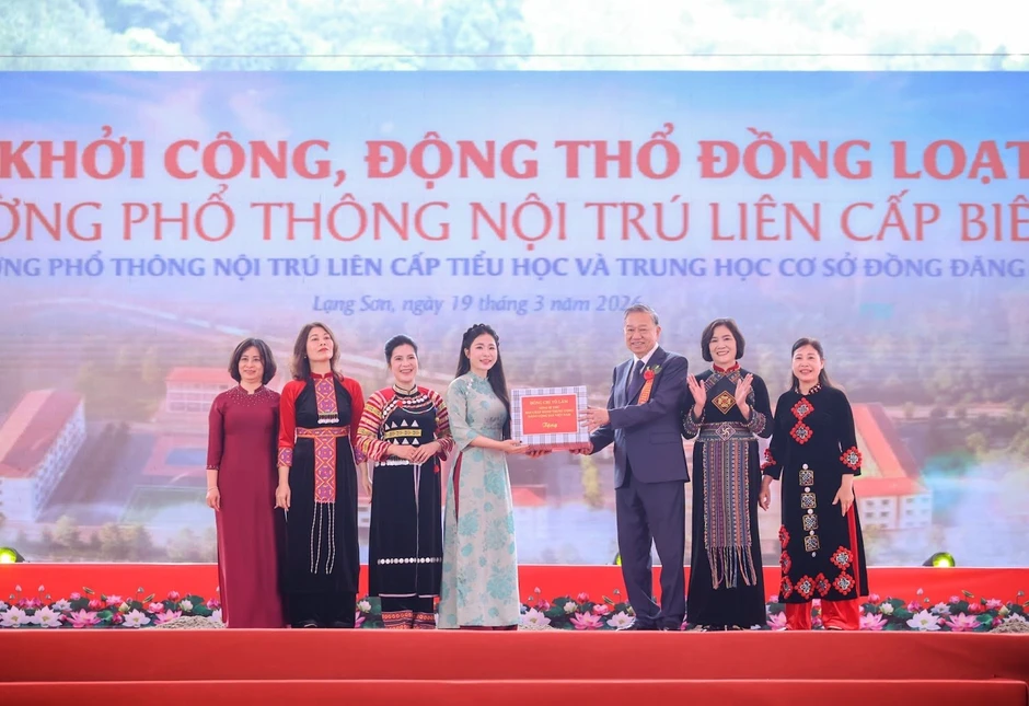 Đúng 8h sáng nay, Việt Nam thiết lập một kỷ lục ý nghĩa với 30.000 tỷ đồng, cả nước đồng loạt khởi công Đúng 8h sáng nay, Việt Nam thiết lập một kỷ lục ý nghĩa với 30.000 tỷ đồng, cả nước đồng loạt khởi công