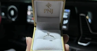 Em trai chủ tịch đăng ký mua, cổ phiếu PNJ vẫn tiếp tục giảm sàn
