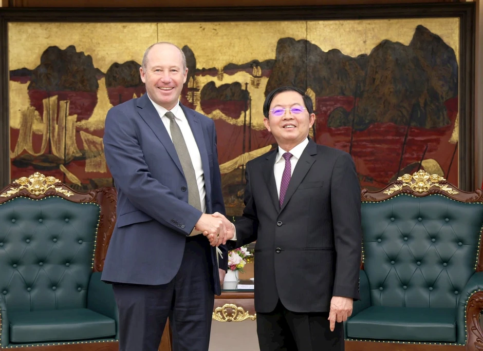 FPT cùng doanh nghiệp công nghệ lượng tử hàng đầu Pháp đề xuất đưa máy tính lượng tử về Việt Nam FPT cùng doanh nghiệp công nghệ lượng tử hàng đầu Pháp đề xuất đưa máy tính lượng tử về Việt Nam