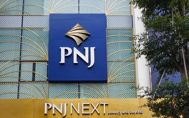Gần 1.000 tỷ 'giải cứu' cổ phiếu PNJ Gần 1.000 tỷ 'giải cứu' cổ phiếu PNJ
