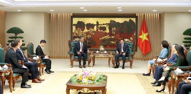 Gặp Phó Thủ tướng, DN Mỹ muốn tham gia chuỗi sản xuất xe điện, xây hệ sinh thái tái chế "kho báu" ở VN Gặp Phó Thủ tướng, DN Mỹ muốn tham gia chuỗi sản xuất xe điện, xây hệ sinh thái tái chế "kho báu" ở VN