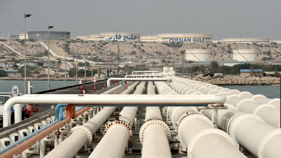 Giá dầu giảm sau tin Mỹ muốn đạt thỏa thuận chấm dứt xung đột với Iran