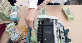 Giá USD hôm nay 16.3.2026: Ngân hàng bán ra kịch trần