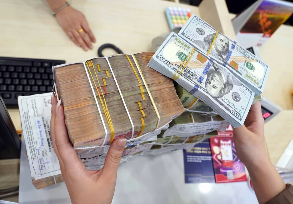 Giá USD hôm nay 23.5.2026: Ngân hàng tăng giá mua cao hơn bán